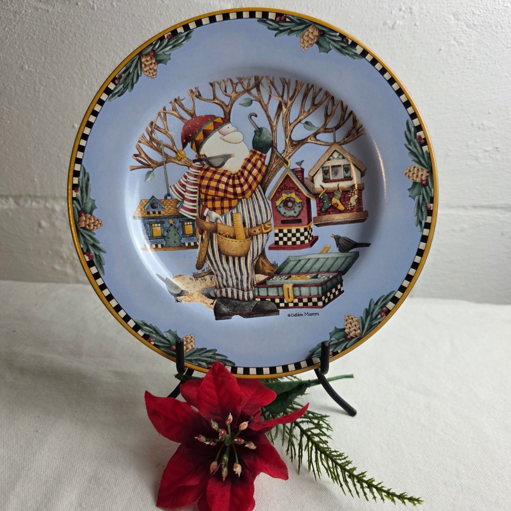 1998 Sakura Woodland Santa Debbie Mumm Stoneware Plate Blue Checkered Rim